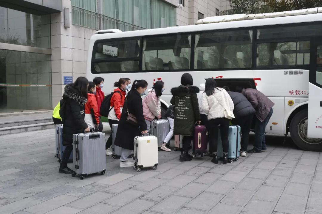 2025年澳门挂牌正版挂牌，澳门正版挂牌，未来展望与揭秘