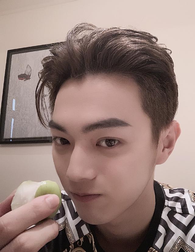 许凯经历许凯经历，一位明星的崛起之路