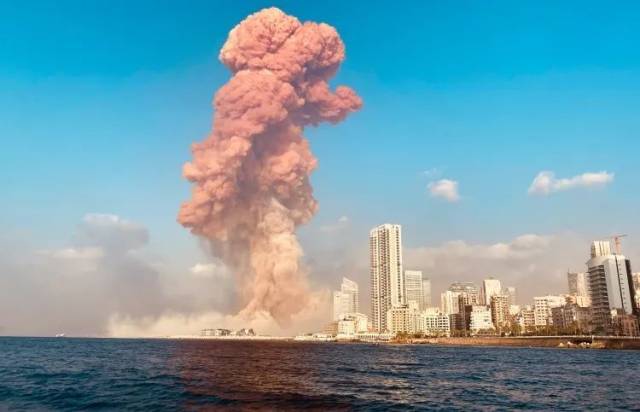 卡塔尔首都浓烟升腾爆炸声不断卡塔尔首都浓烟升腾爆炸声不断，背后的真相与应对之策